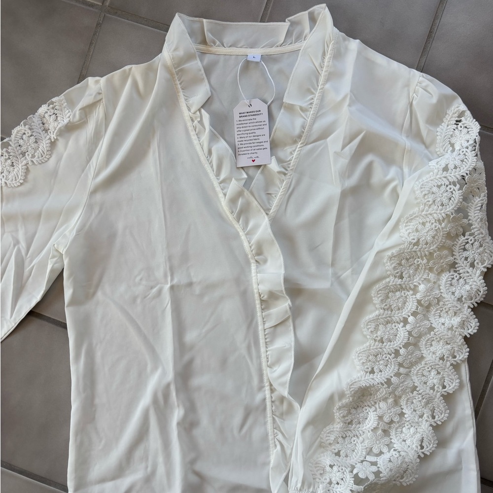 Women's White Lace Sleeve Ruffle V-Neck Top